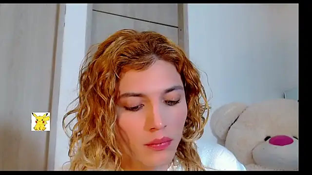 Snapshot of honey_skin chatting on March 19, 2025, 8:11 pm honey skin online show from March 19, 2025, 8:11 pm