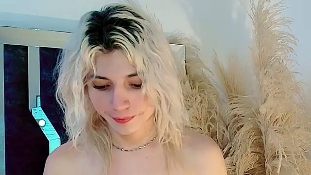 Snapshot of honey_skin chatting on July 18, 2026, 2:47 pm honey skin online show from July 18, 2026, 2:47 pm
