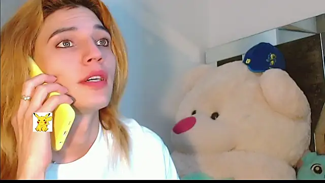 Snapshot of honey_skin chatting on February 27, 2025, 7:08 am honey skin online show from February 27, 2025, 7:08 am