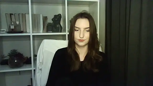 X Alisa online show from November 3, 2025, 7:28 pm