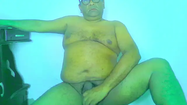 Beargryzzly online show from November 25, 2025, 8:42 pm