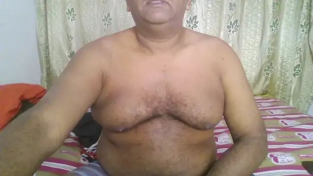 Beargryzzly online show from January 5, 2025, 2:06 am