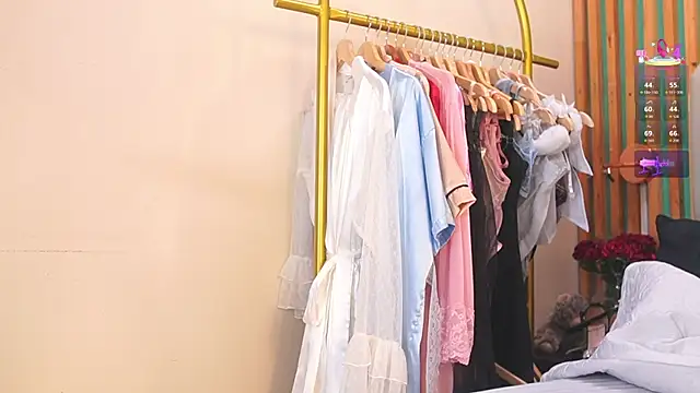 katlyn martins online show from November 10, 2025, 6:35 pm