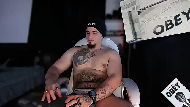 kingbear777 online show from February 9, 2025, 10:11 pm