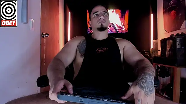 kingbear777 online show from December 15, 2025, 1:22 am