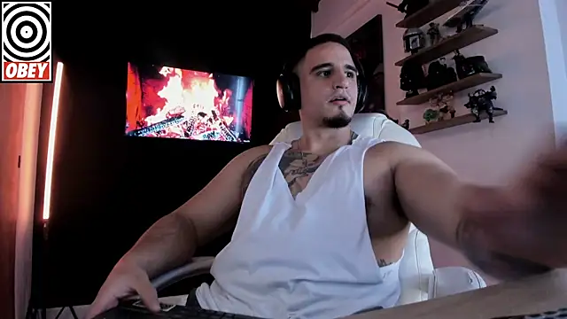 kingbear777 online show from October 2, 2025, 12:14 am