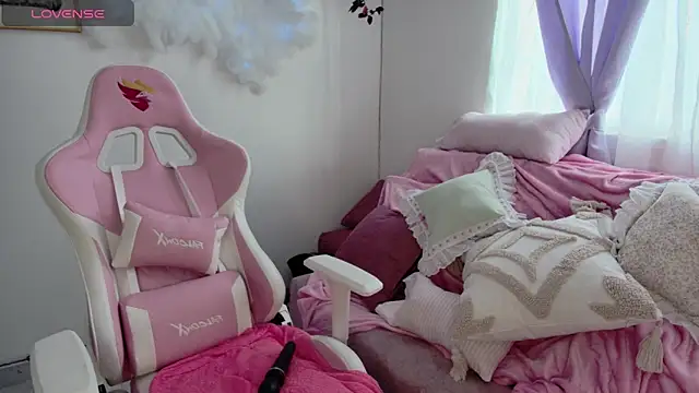 Ag4ta  online show from February 4, 2025, 9:31 pm