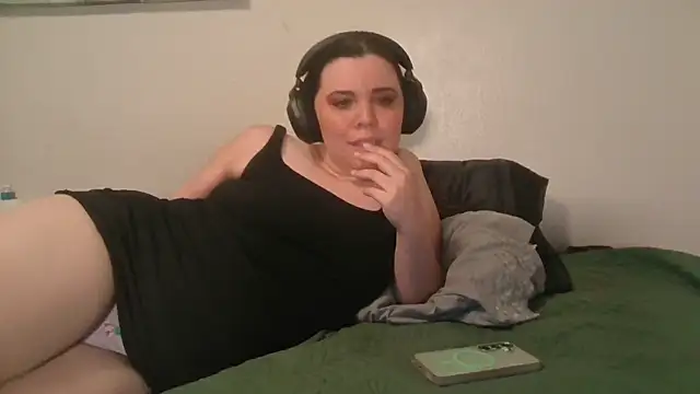 AlessaLoveX online show from July 19, 2026, 3:37 am