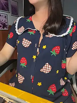 Snapshot of Suri_amabel chatting on February 25, 2025, 1:00 pm Suri amabel online show from February 25, 2025, 1:00 pm