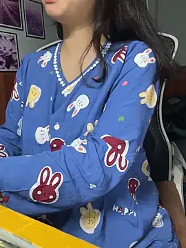 Snapshot of Suri_amabel chatting on February 12, 2025, 12:33 pm Suri amabel online show from February 12, 2025, 12:33 pm