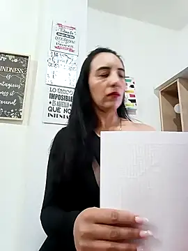 Snapshot of christine-x chatting on February 8, 2025, 9:46 pm christine-x online show from February 8, 2025, 9:46 pm