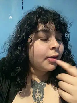 Kimberliprivv online show from May 15, 2026, 9:24 pm