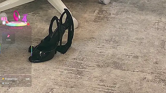 BaditaLuna online show from October 15, 2025, 12:53 am