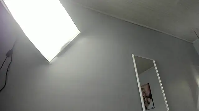 ScarletGV online show from July 17, 2026, 3:37 am