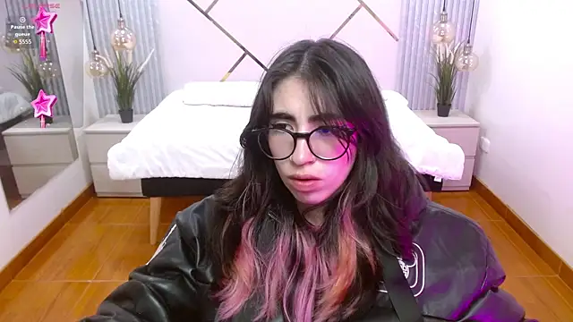 LenaRoses online show from November 6, 2025, 12:42 pm