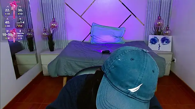 Snapshot of LenaRoses chatting on April 8, 2026, 8:32 pm LenaRoses online show from April 8, 2026, 8:32 pm