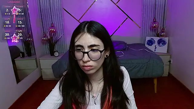 Snapshot of LenaRoses chatting on May 19, 2026, 9:44 pm LenaRoses online show from May 19, 2026, 9:44 pm