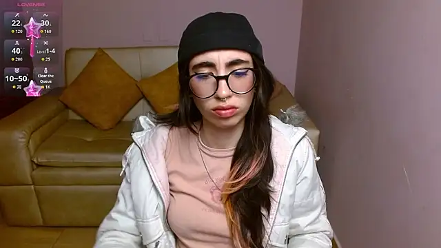 Snapshot of LenaRoses chatting on April 2, 2026, 2:13 pm LenaRoses online show from April 2, 2026, 2:13 pm