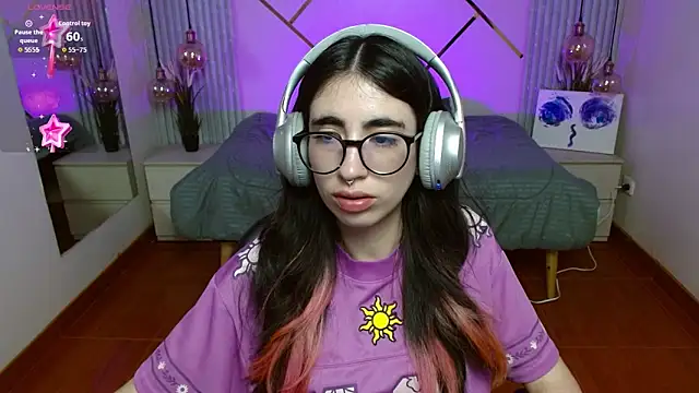 Snapshot of LenaRoses chatting on February 28, 2026, 8:19 pm LenaRoses online show from February 28, 2026, 8:19 pm