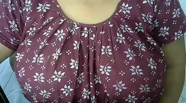 Snapshot of dramebaz_queen chatting on March 6, 2025, 7:43 pm dramebaz queen online show from March 6, 2025, 7:43 pm