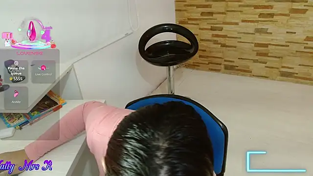 mrskatty online show from October 19, 2025, 11:02 am