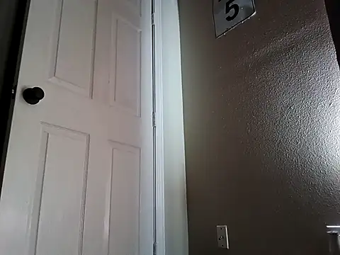 Snapshot of lRainbowBoy chatting on April 8, 2026, 6:42 pm lRainbowBoy online show from April 8, 2026, 6:42 pm