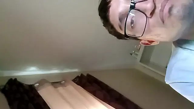 Snapshot of lRainbowBoy chatting on February 4, 2026, 8:59 pm lRainbowBoy online show from February 4, 2026, 8:59 pm