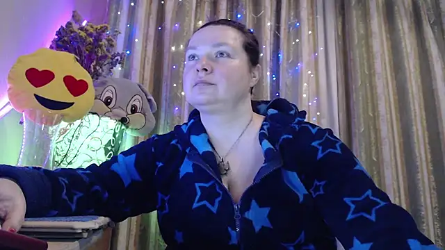 amorelara online show from April 9, 2026, 2:46 am