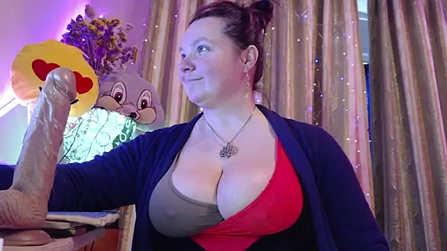 amorelara online show from March 25, 2026, 1:10 pm