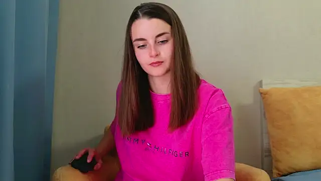 Miss Arwen online show from April 22, 2026, 8:32 am