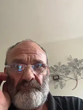 Shyboy817 online show from November 4, 2025, 2:21 pm