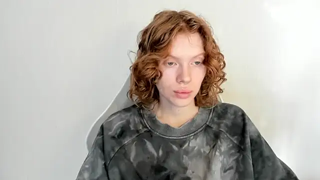 StellaDavis online show from December 16, 2025, 8:18 am