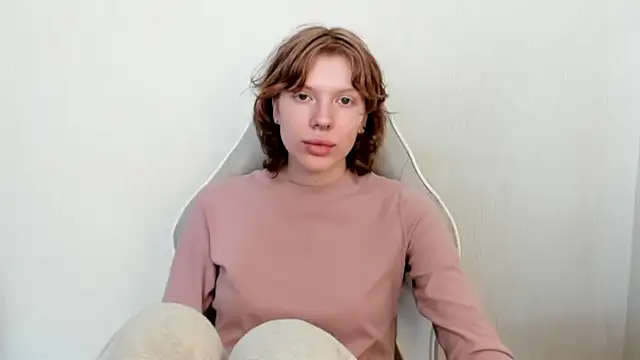 StellaDavis online show from March 12, 2026, 8:18 am