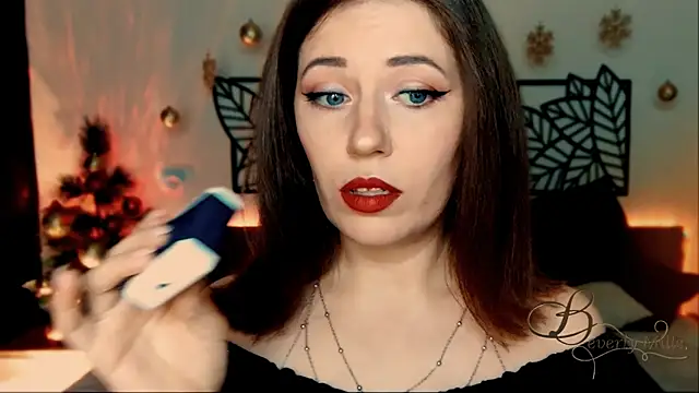 Snapshot of MissBeverlyMills chatting on December 21, 2024, 6:11 pm MissBeverlyMills online show from December 21, 2024, 6:11 pm