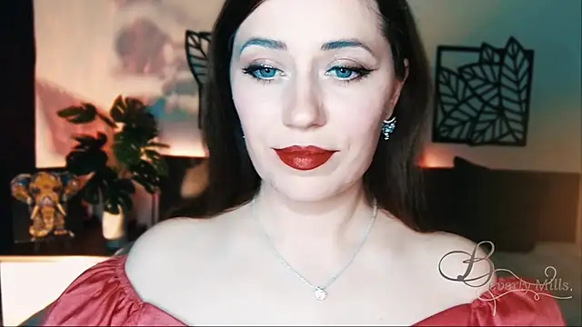 Snapshot of MissBeverlyMills chatting on February 19, 2025, 4:33 pm MissBeverlyMills online show from February 19, 2025, 4:33 pm