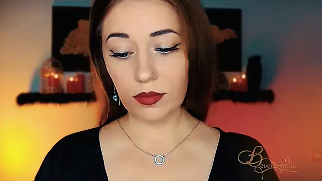 MissBeverlyMills online show from November 6, 2025, 3:10 am