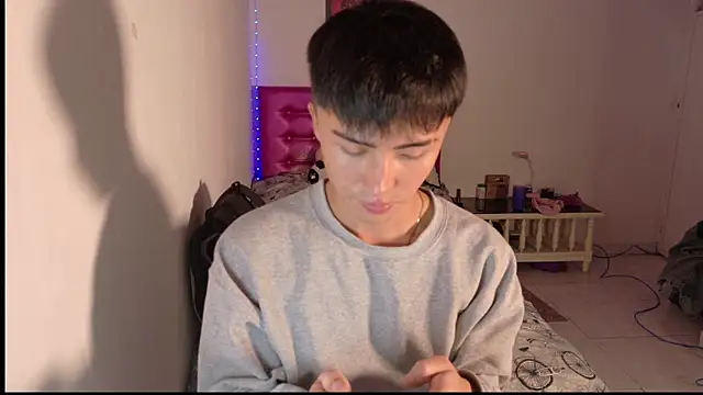 santi-fabulous online show from December 22, 2025, 12:00 am