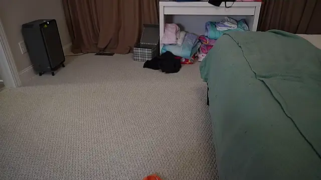 MaggieMayI89 online show from April 19, 2026, 2:12 am