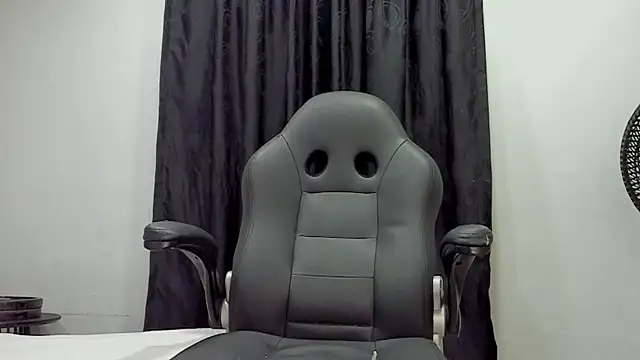 Snapshot of andrew_rose_ chatting on February 26, 2025, 6:26 pm andrew rose online show from February 26, 2025, 6:26 pm