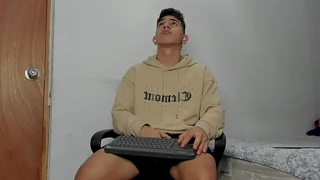 andrew rose  online show from March 27, 2026, 3:35 pm