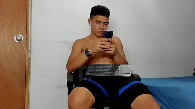 andrew rose  online show from April 9, 2026, 6:19 am