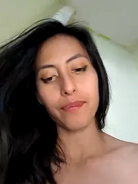 Snapshot of Anahi_cake chatting on March 14, 2025, 3:37 am Anahi cake online show from March 14, 2025, 3:37 am