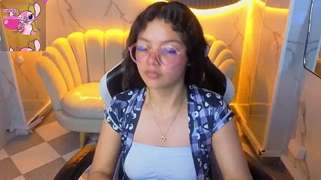 Snapshot of victoria_castillo_b chatting on March 2, 2026, 7:54 pm victoria castillo b online show from March 2, 2026, 7:54 pm