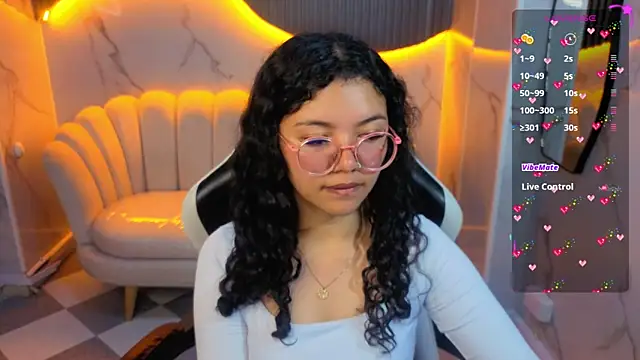 Snapshot of victoria_castillo_b chatting on February 25, 2026, 7:47 pm victoria castillo b online show from February 25, 2026, 7:47 pm