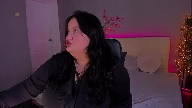 MonaSteele online show from November 28, 2025, 1:22 pm