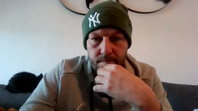 BennyLommy online show from November 28, 2025, 9:31 am