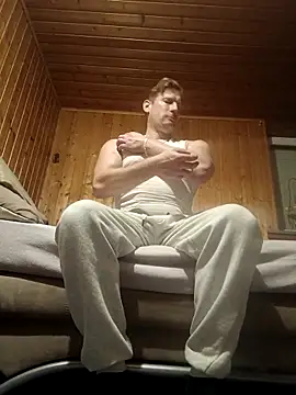 MArciQuarky online show from November 14, 2025, 8:34 pm