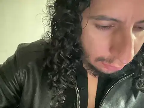 Snapshot of littlelatinhunter chatting on March 9, 2026, 8:23 pm littlelatinhunter online show from March 9, 2026, 8:23 pm