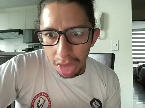 littlelatinhunter online show from January 8, 2026, 11:49 am