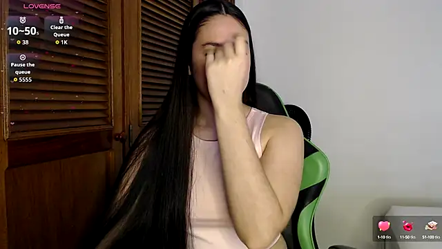 sofiaduque 26 online show from October 2, 2025, 8:56 pm